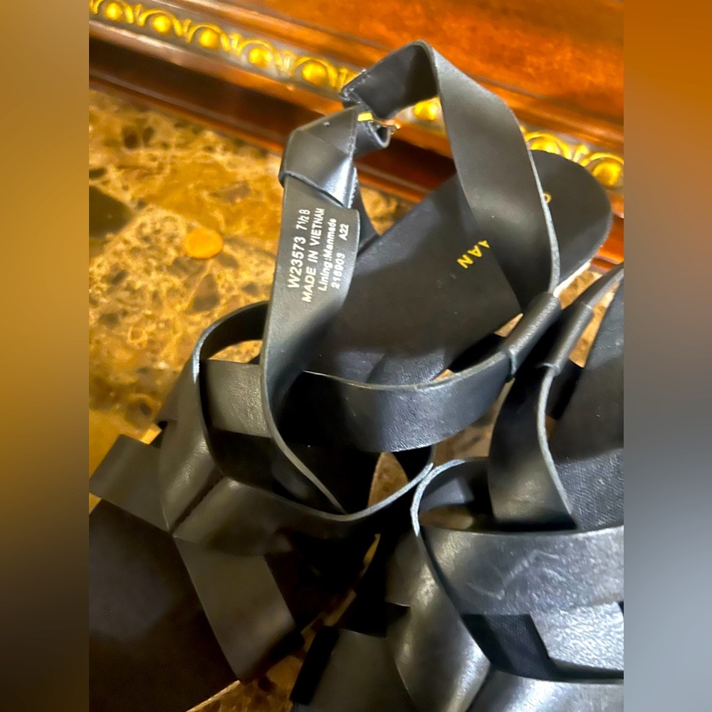 Shoes - Picture 4 of 6